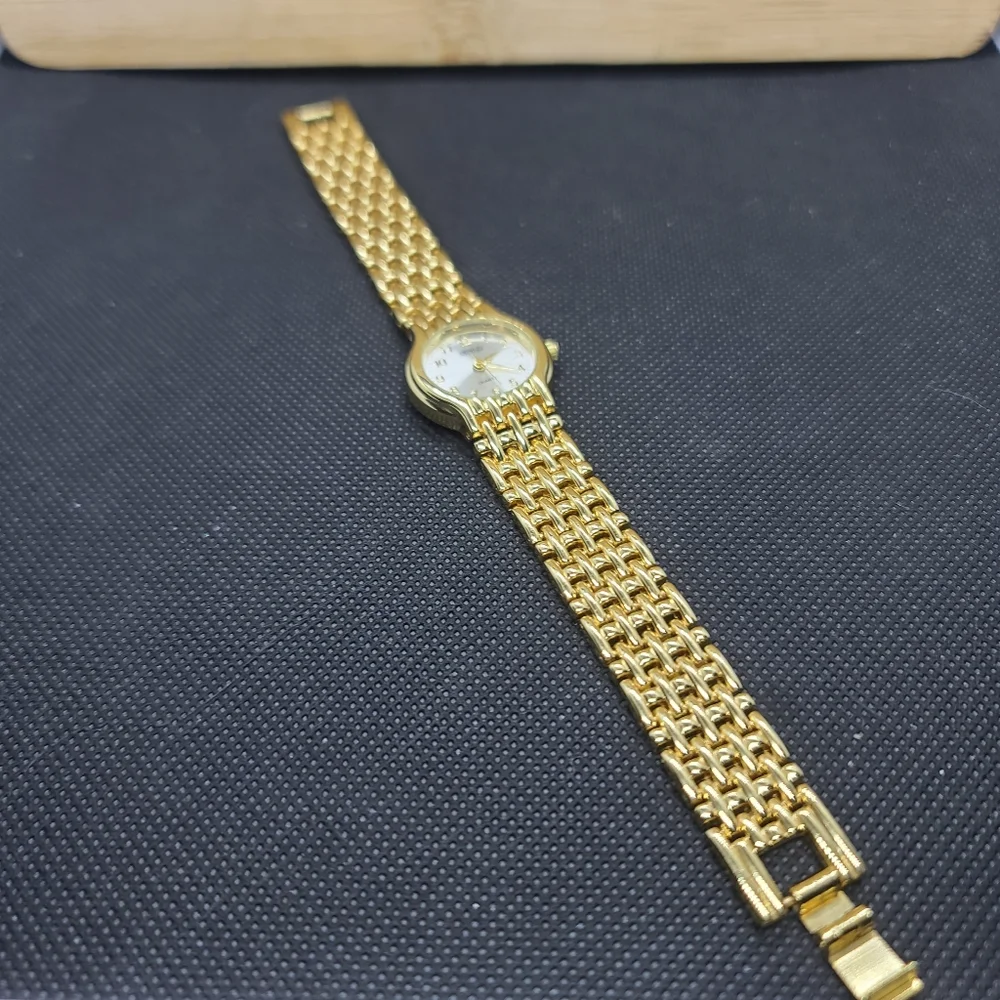 Gold Tone Band Ladies Wrist Watch - Picture 3 of 4